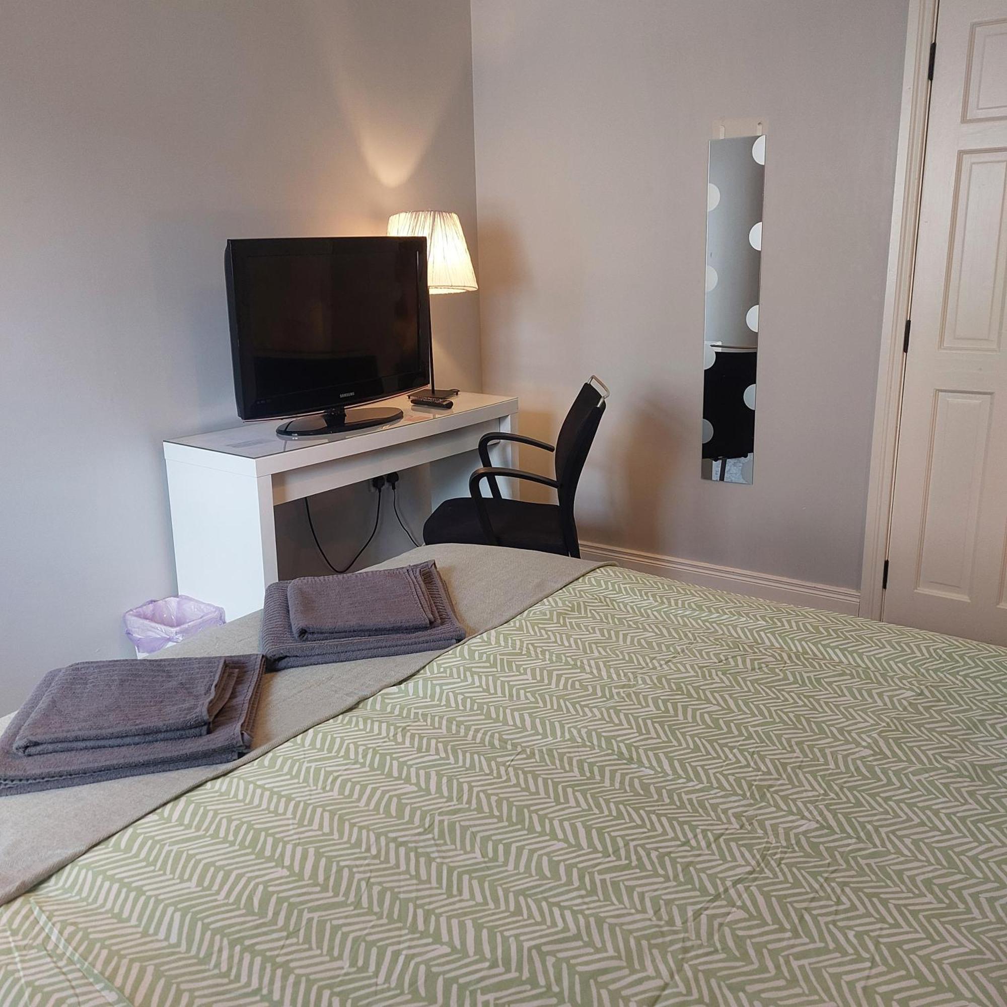 Lawnbrook Town House Hotel Белфаст Екстериор снимка
