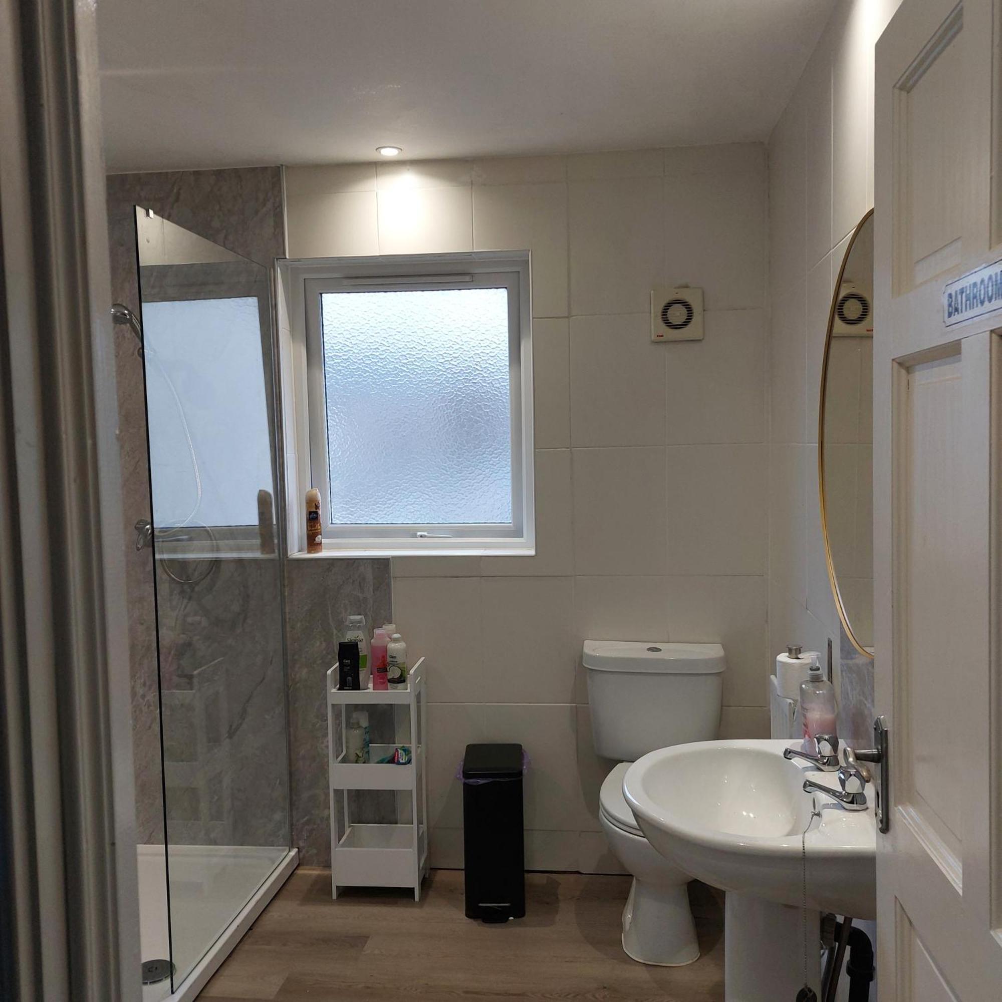 Lawnbrook Town House Hotel Белфаст Екстериор снимка