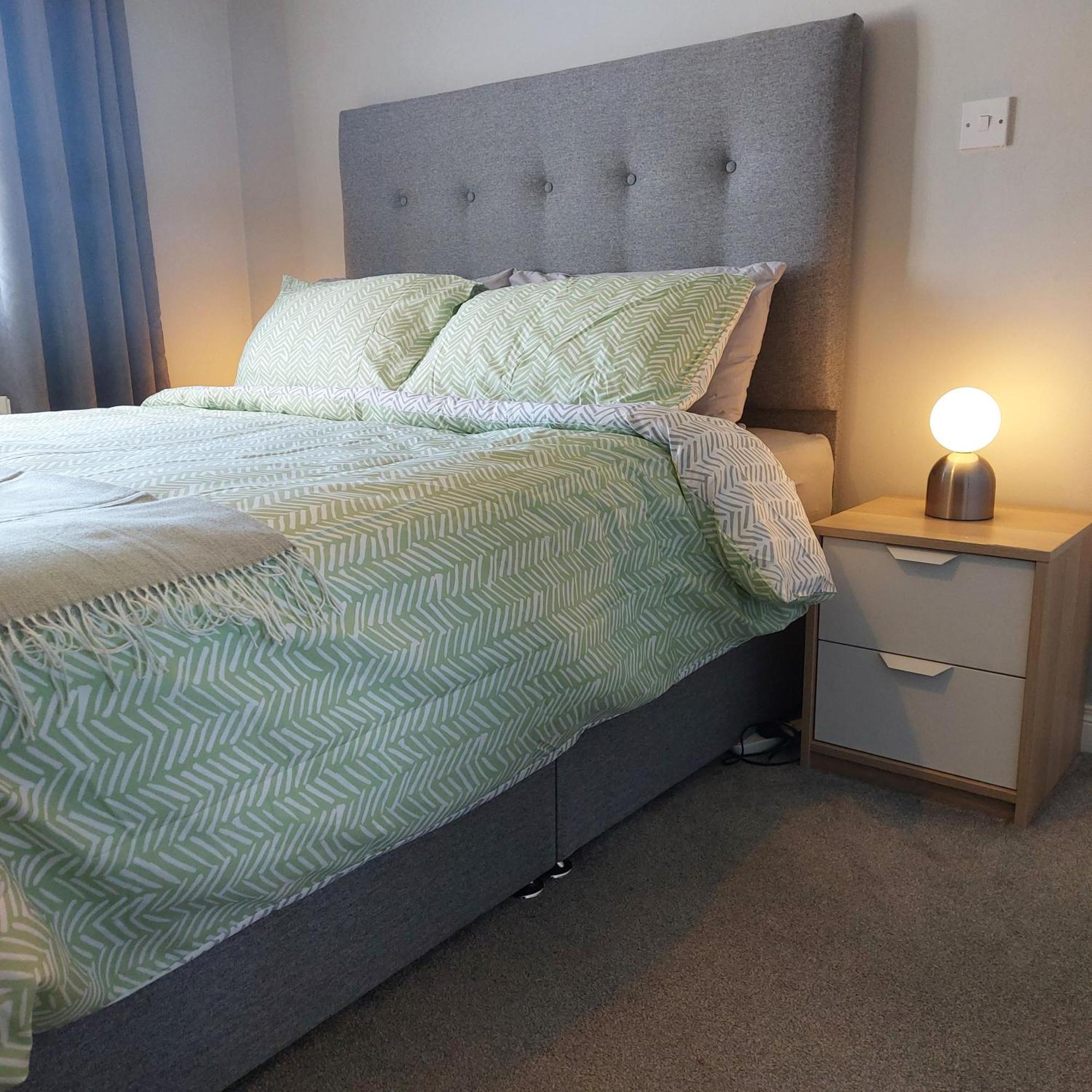 Lawnbrook Town House Hotel Белфаст Екстериор снимка